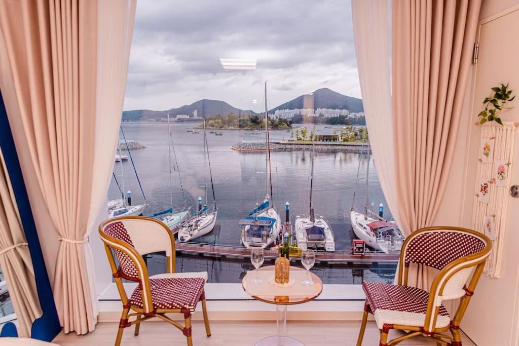 The Castle Ocean Suite Yeosu Ngoại thất bức ảnh