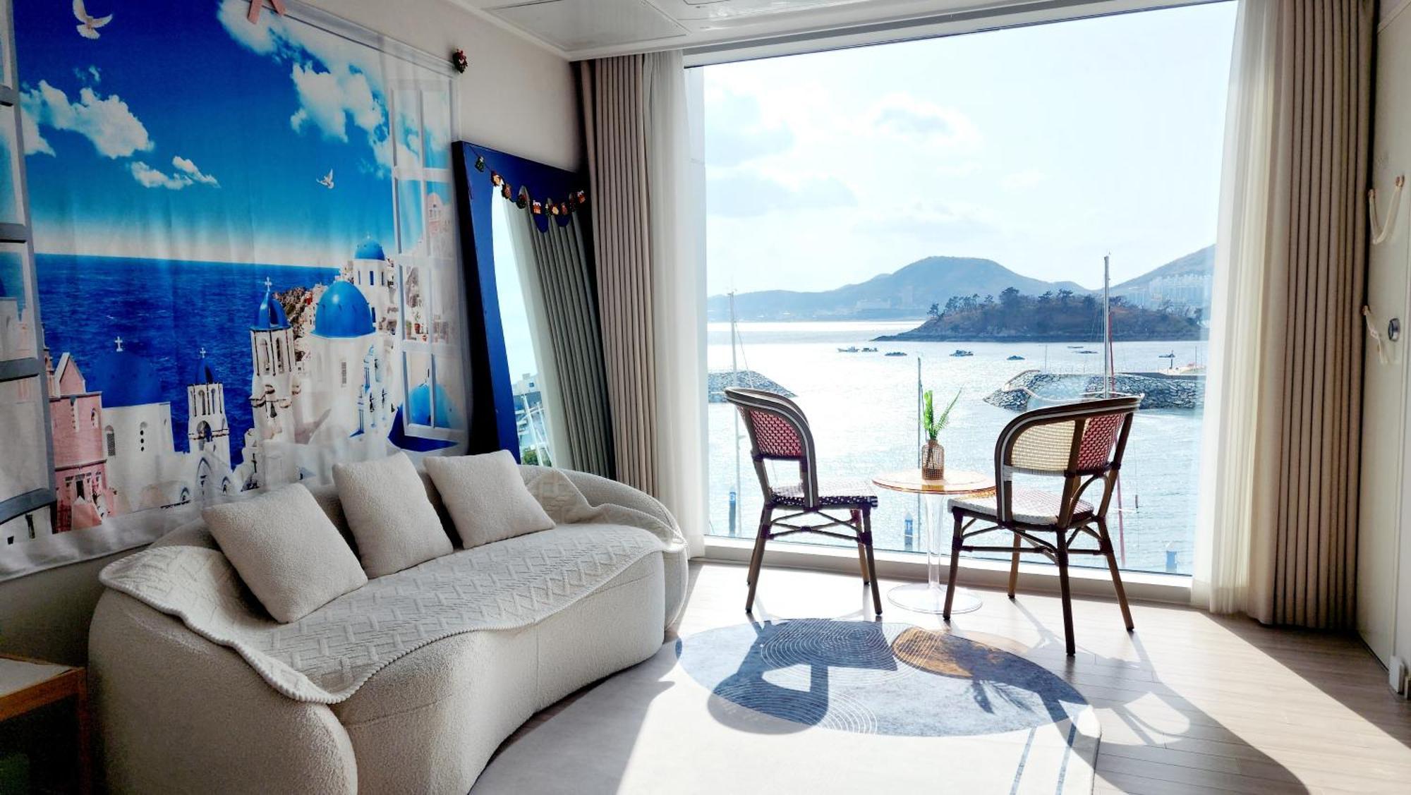 The Castle Ocean Suite Yeosu Ngoại thất bức ảnh